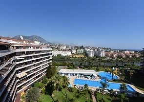 Квартира 3+1 в жилом комплексе с отельной инфраструктурой в Тосмуре