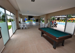 Квартира 3+1 в жилом комплексе с отельной инфраструктурой в Тосмуре