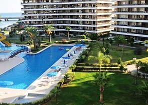 Квартира 3+1 в жилом комплексе с отельной инфраструктурой в Тосмуре