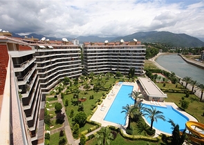 Квартира 3+1 в жилом комплексе с отельной инфраструктурой в Тосмуре