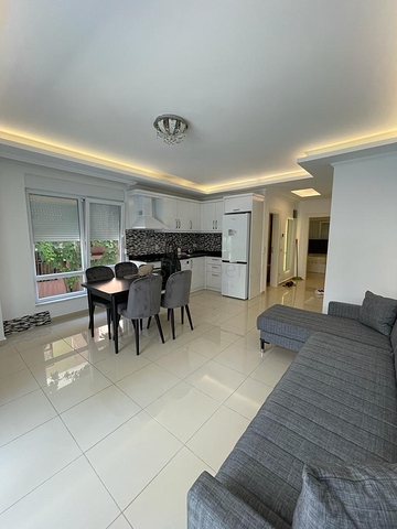 Меблированная двухкомнатная квартира в районе Клеопатра