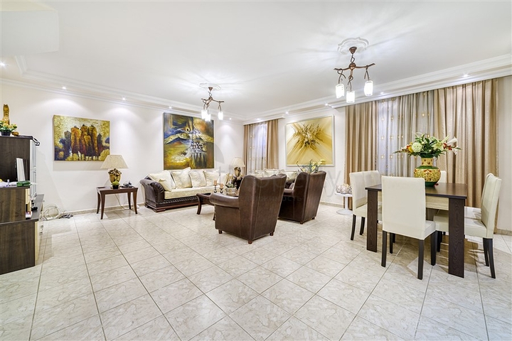 Просторный пентхаус в центре Аланья