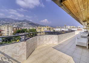 Просторный пентхаус в центре Аланья