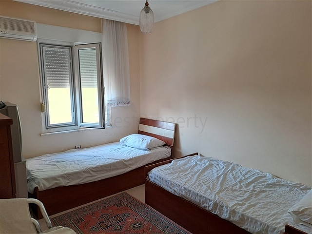 Квартира 2+1 на первой береговой линии в Махмутларе 