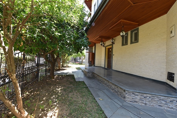 Просторная вилла 7+1 в районе Кестель