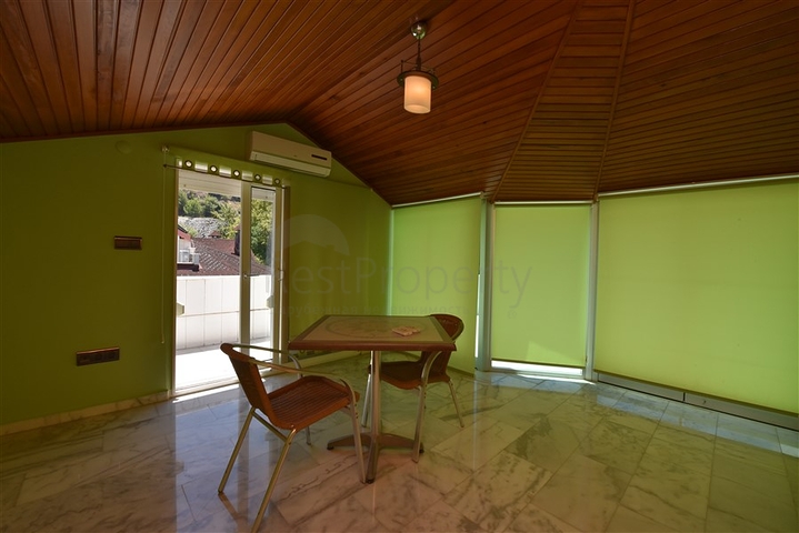 Просторная вилла 7+1 в районе Кестель