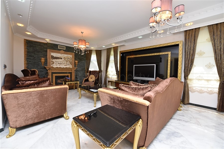 Просторная вилла 7+1 в районе Кестель