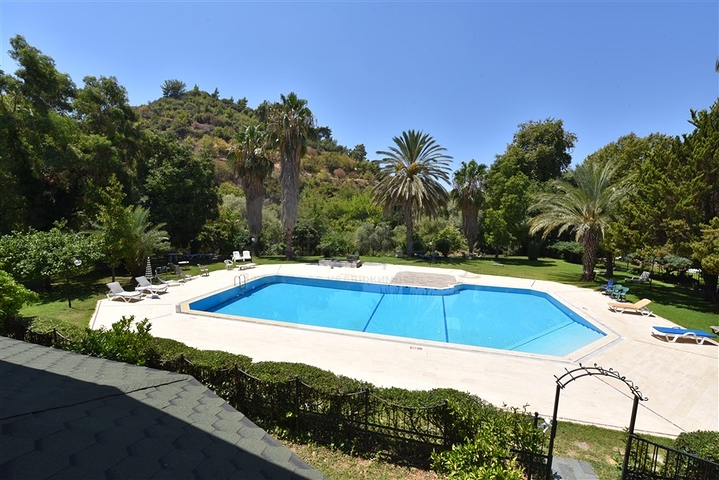 Просторная вилла 7+1 в районе Кестель