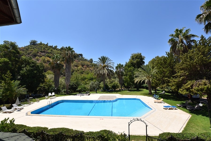 Просторная вилла 7+1 в районе Кестель