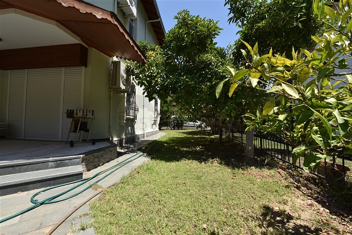 Просторная вилла 7+1 в районе Кестель