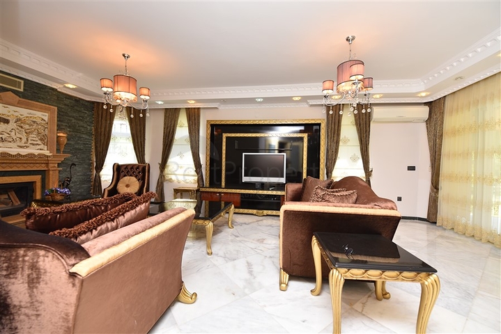 Просторная вилла 7+1 в районе Кестель