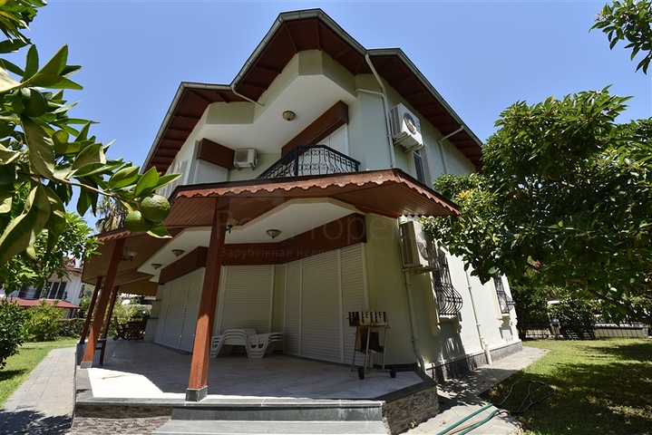 Просторная вилла 7+1 в районе Кестель