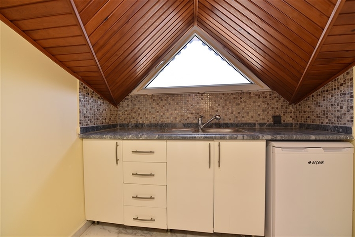 Просторная вилла 7+1 в районе Кестель