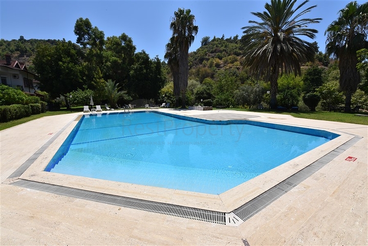 Просторная вилла 7+1 в районе Кестель