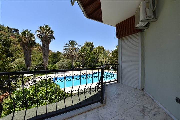 Просторная вилла 7+1 в районе Кестель