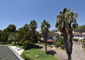 Просторная вилла 7+1 в районе Кестель