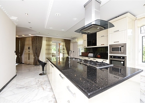 Просторная вилла 7+1 в районе Кестель