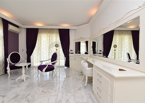 Просторная вилла 7+1 в районе Кестель