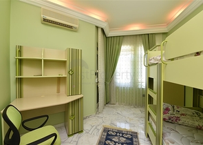 Просторная вилла 7+1 в районе Кестель