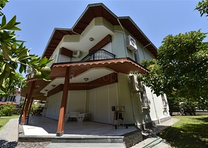 Просторная вилла 7+1 в районе Кестель