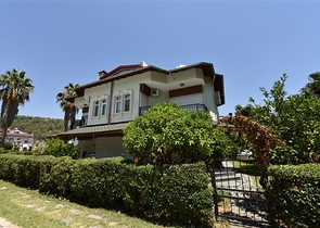 Просторная вилла 7+1 в районе Кестель