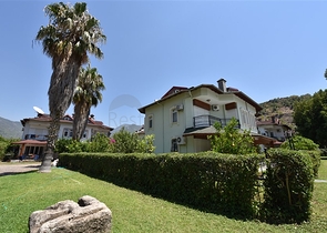 Просторная вилла 7+1 в районе Кестель