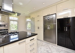 Просторная вилла 7+1 в районе Кестель