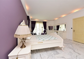 Просторная вилла 7+1 в районе Кестель