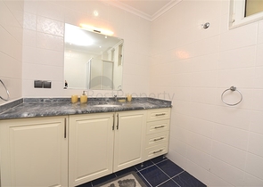 Просторная вилла 7+1 в районе Кестель