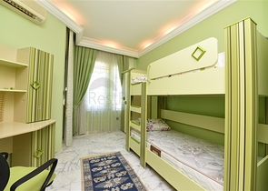 Просторная вилла 7+1 в районе Кестель