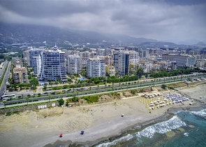 Трехкомнатная квартира с отдельной кухней и видом на море