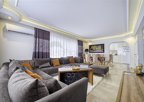 Трехкомнатная квартира с отдельной кухней и видом на море