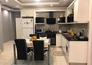 Трёхкомнатная квартира около реки в Кестеле