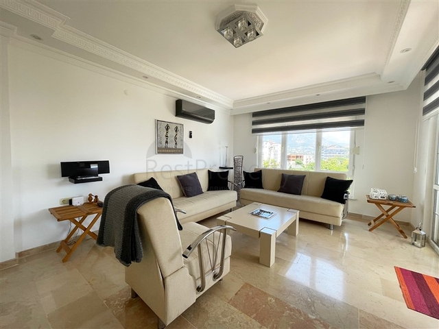 Большая квартира 2+1 в жилом комплексе в районе Тосмур