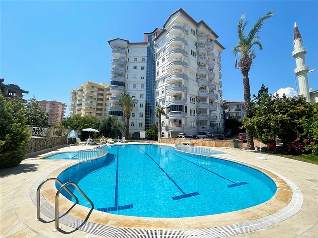 Большая квартира 2+1 в жилом комплексе в районе Тосмур