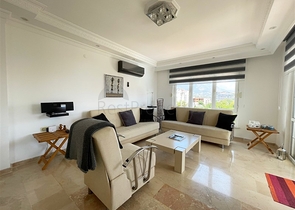 Большая квартира 2+1 в жилом комплексе в районе Тосмур