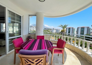 Большая квартира 2+1 в жилом комплексе в районе Тосмур