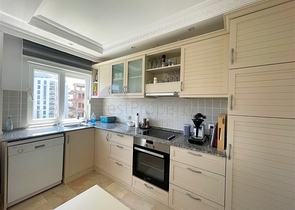 Большая квартира 2+1 в жилом комплексе в районе Тосмур