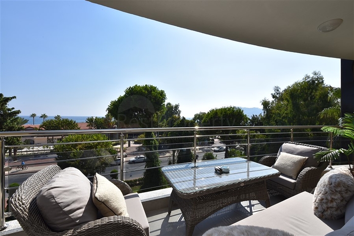 Роскошная квартира 4+1 в престижном комплексе Алании