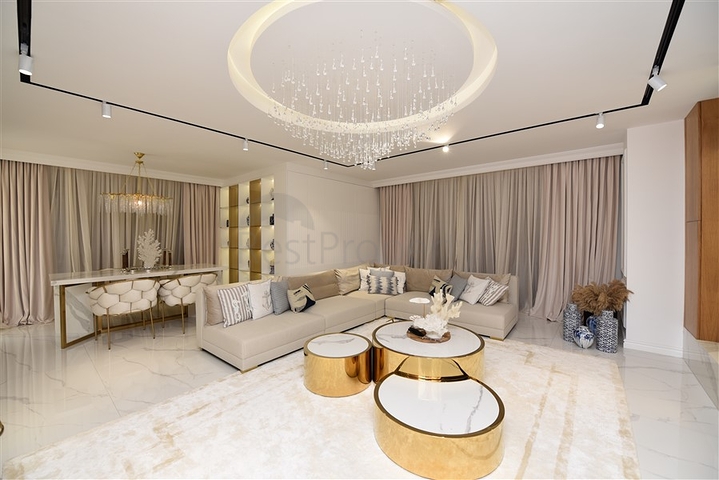 Роскошная квартира 4+1 в престижном комплексе Алании