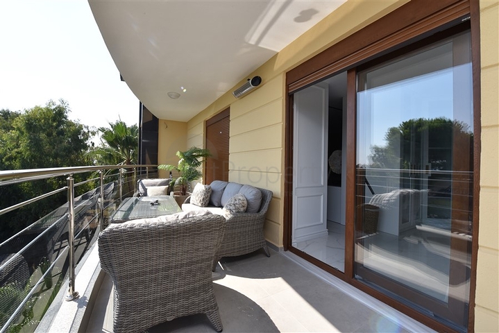 Роскошная квартира 4+1 в престижном комплексе Алании