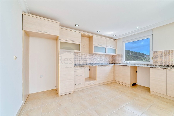 Трехкомнатная квартира с шикарным видом на Аланию