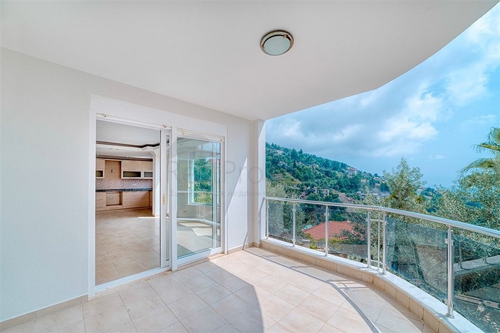 Трехкомнатная квартира с шикарным видом на Аланию