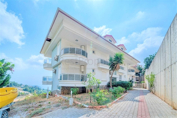 Трехкомнатная квартира с шикарным видом на Аланию