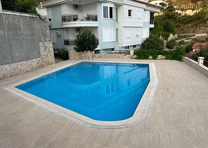 Трехкомнатная квартира с шикарным видом на Аланию