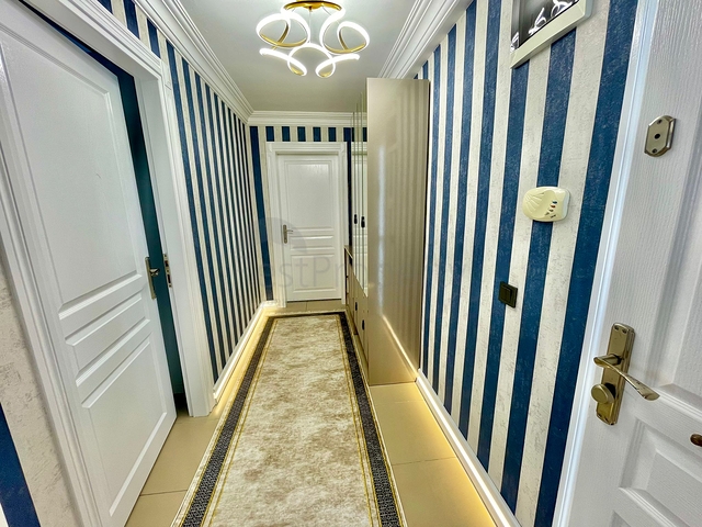 Стильная трехкомнатная квартира в европейском районе Оба