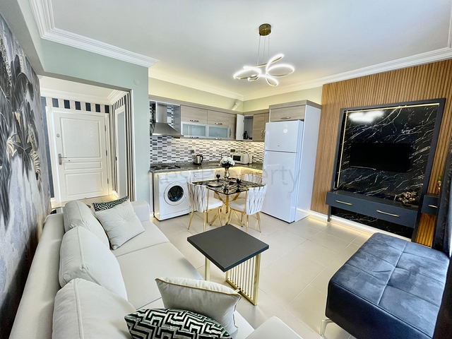 Стильная трехкомнатная квартира в европейском районе Оба