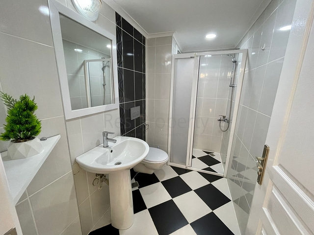 Стильная трехкомнатная квартира в европейском районе Оба