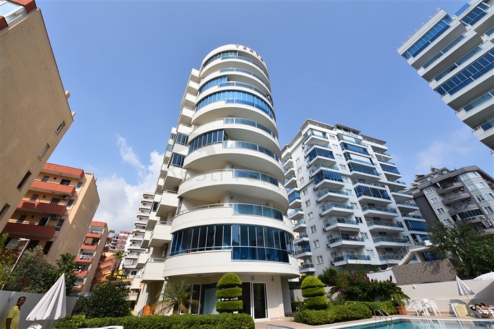 Пентхаус планировкой 3+1 в районе Махмутлар