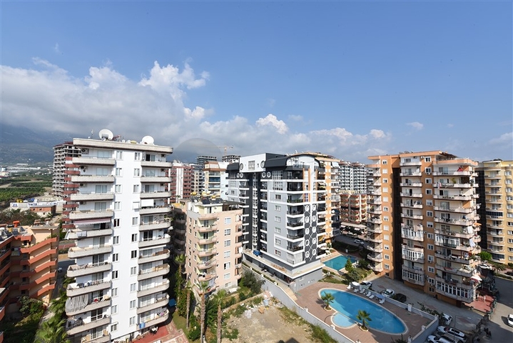 Пентхаус планировкой 3+1 в районе Махмутлар